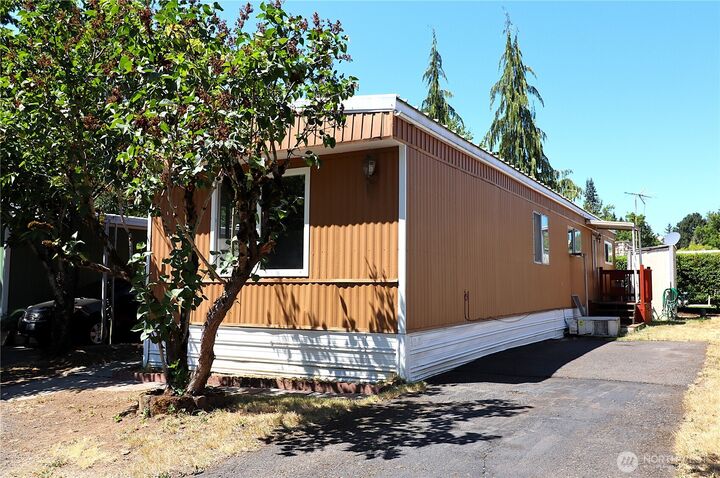 Property Photo: 3921 E 4th Plain Boulevard 54 WA 98661