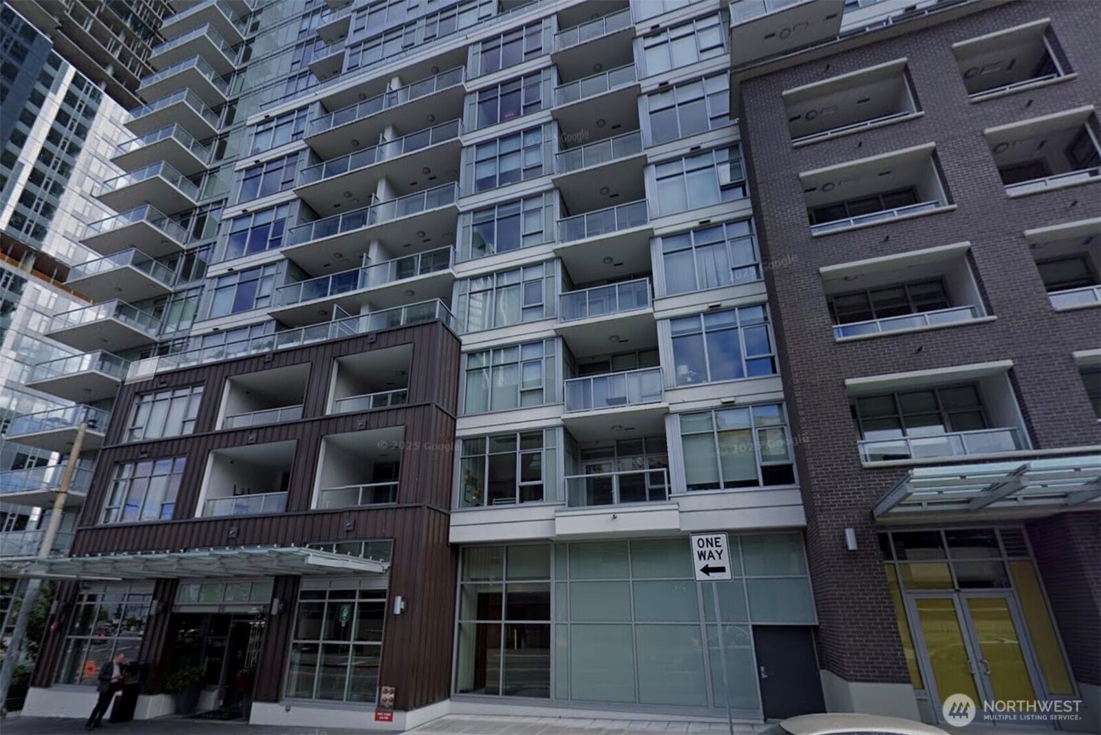 Property Photo:  583  Battery Street 3005N  WA 98121 