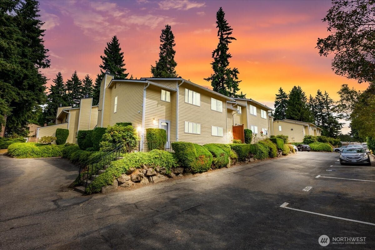 Property Photo: 12024 101st Avenue NE E2 WA 98034
