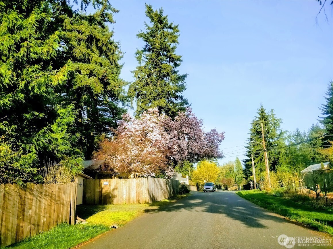 Property Photo:  8305  134th Avenue NE  WA 98052 