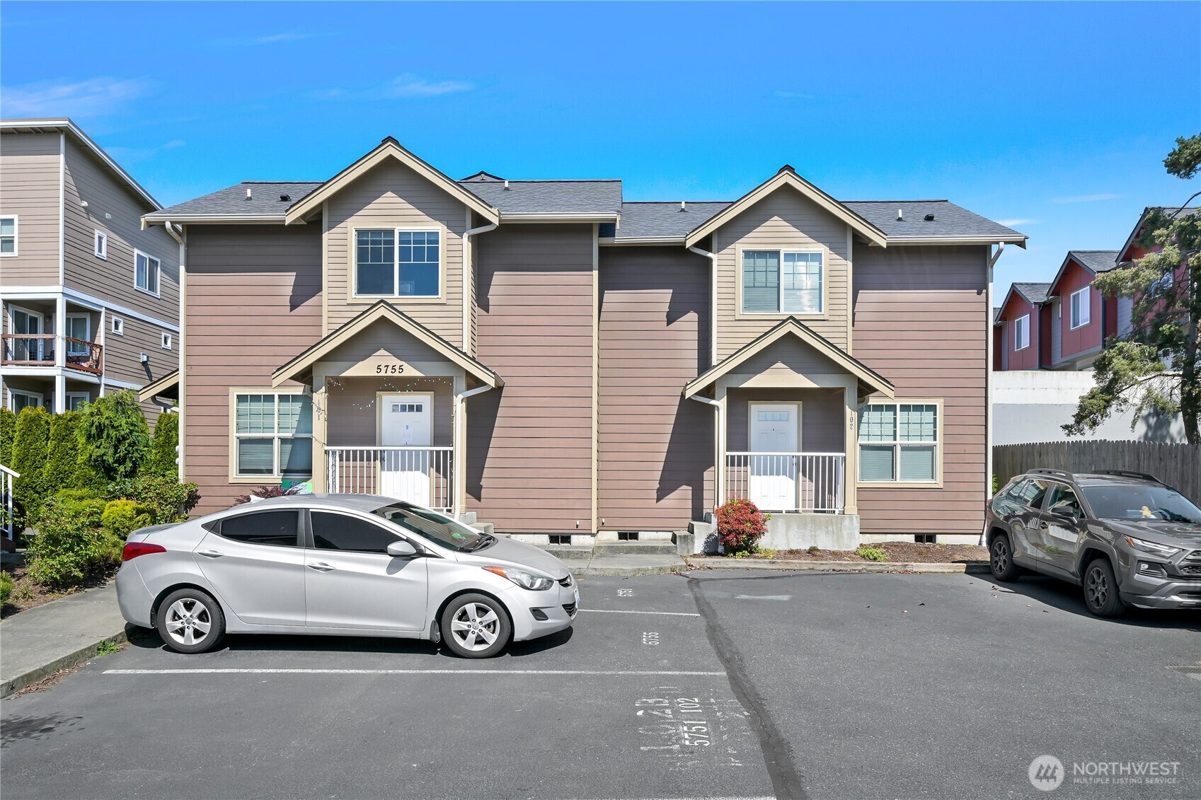 Property Photo:  5751  Fallbrook Lane  WA 98248 
