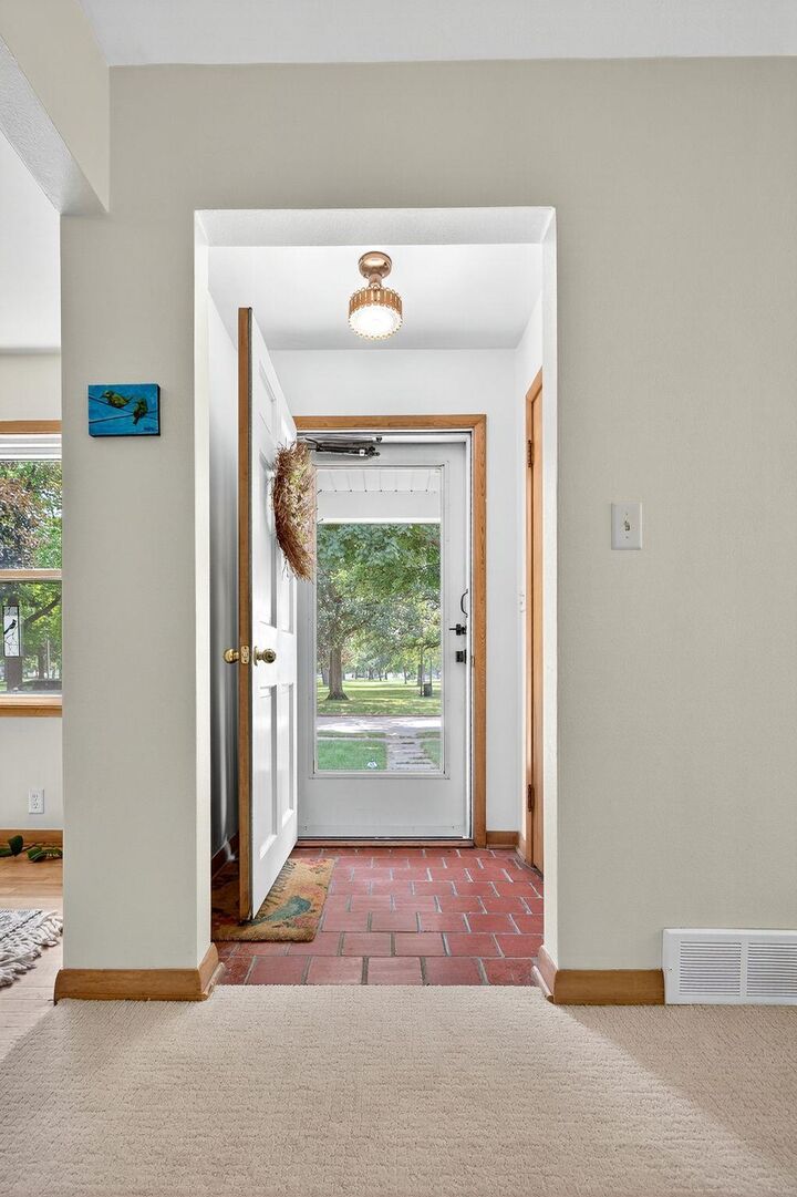 Property Photo: 1700 W Packard Street WI 54914-3421