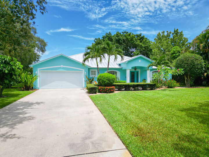 Property Photo: 631 SE Norsemen Drive FL 34984