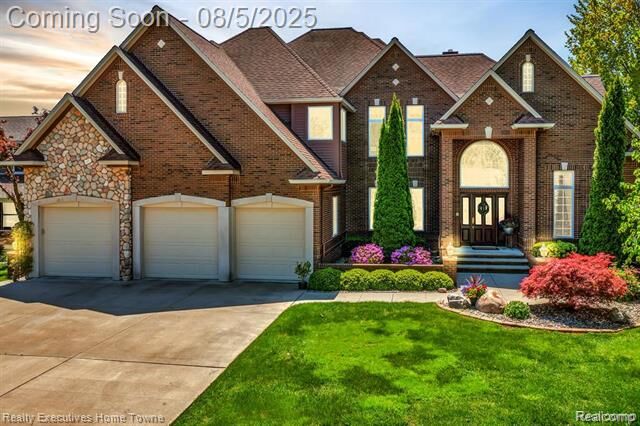 Property Photo:  2916 Woodstock Circle  MI 48060 