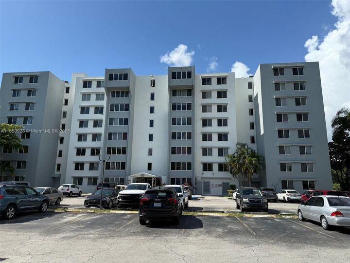 Property Photo: 9001 SW 77th Ave C204 FL 33156