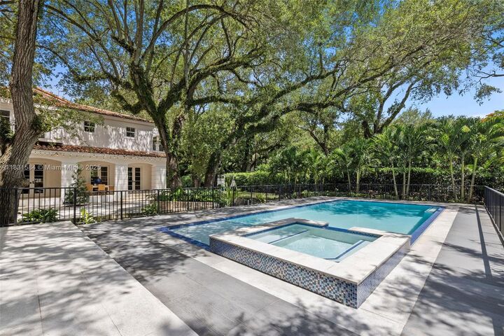 Property Photo: 506 Sunset Dr FL 33143