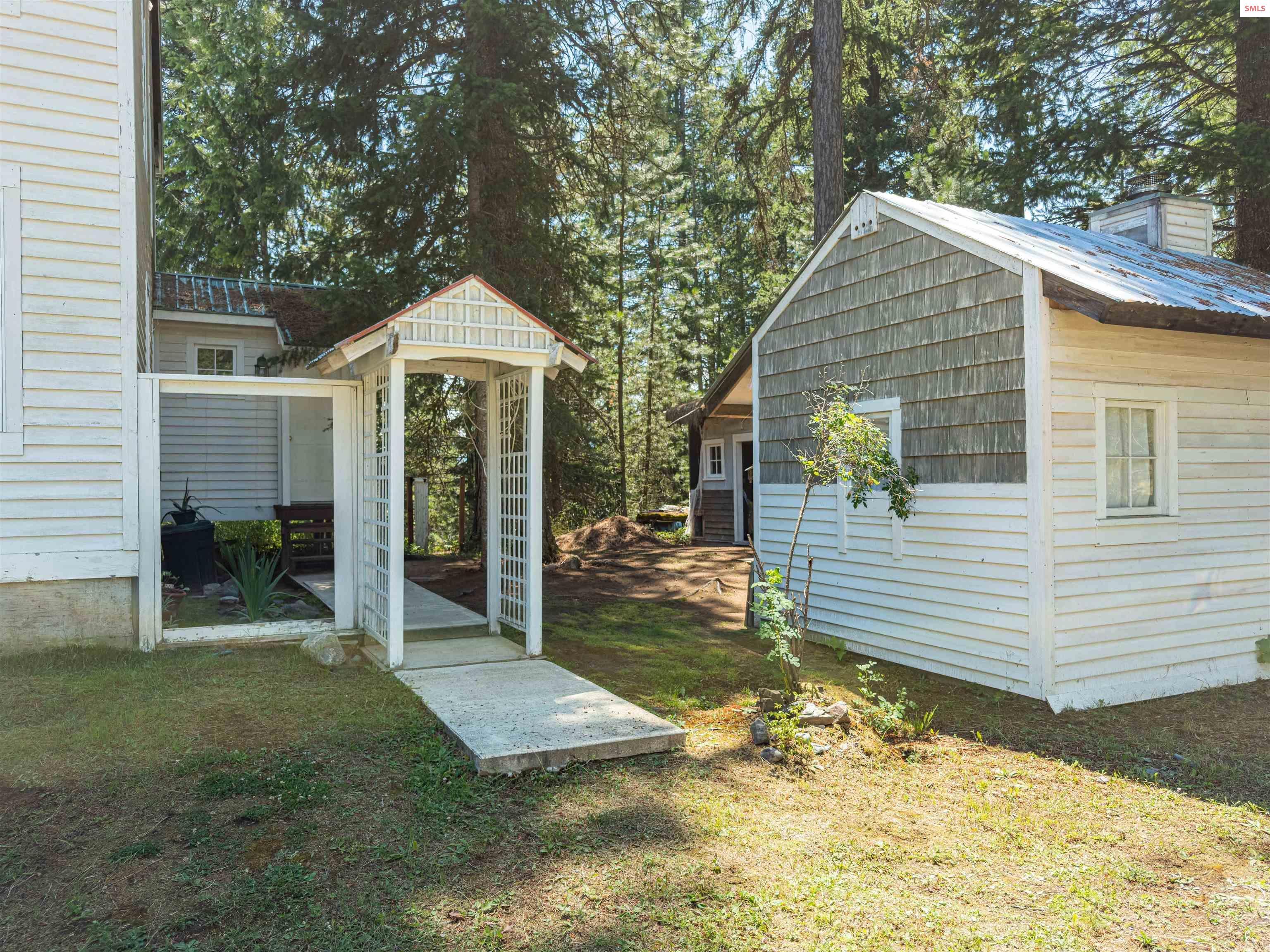 Property Photo:  631 Wolverine Rd  ID 83845 