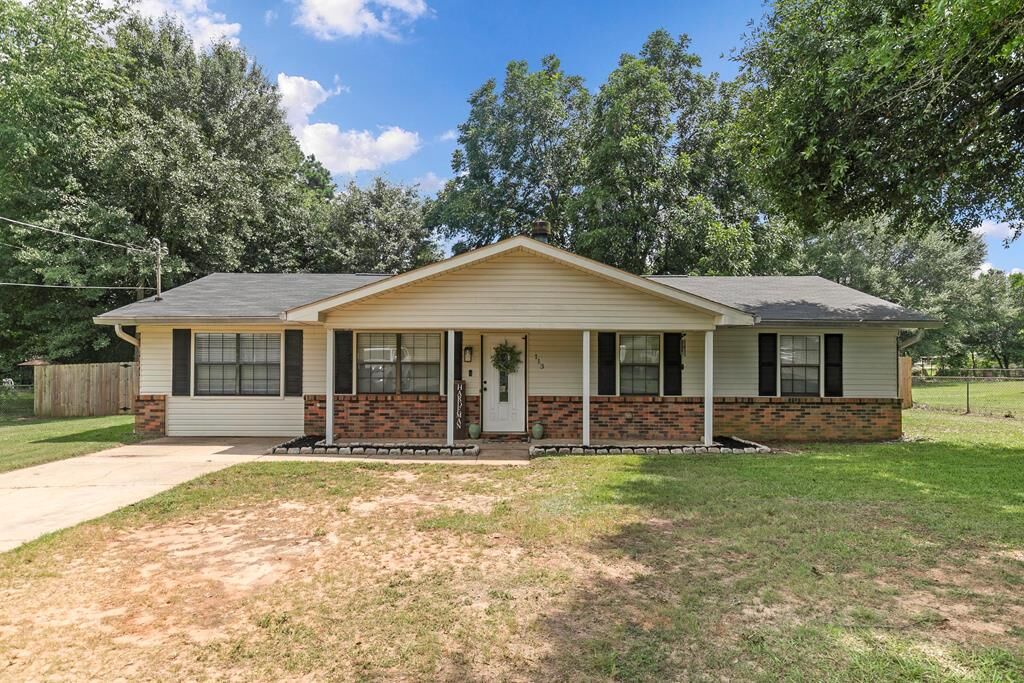 Property Photo: 113 Melissa AL 36350