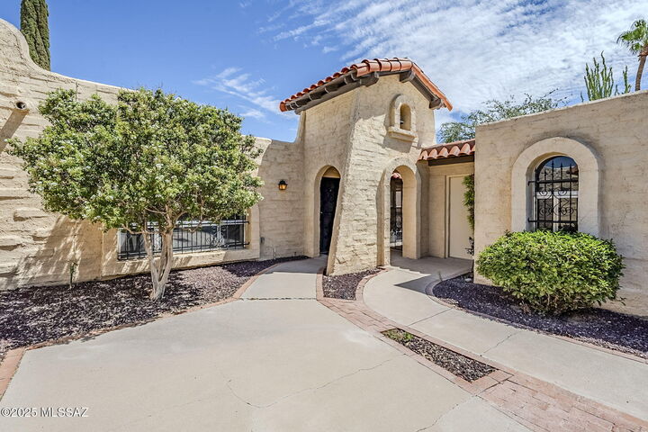 Property Photo:  660 W Placita Nueva  AZ 85614 