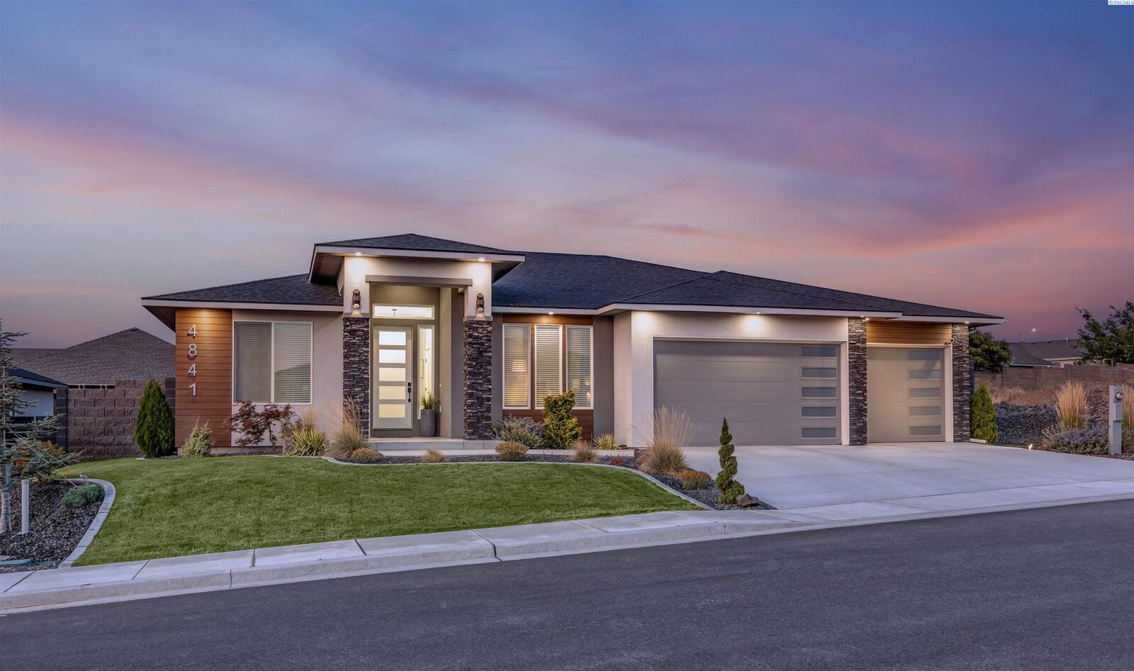 Property Photo:  4841 S Reed St  WA 99337 