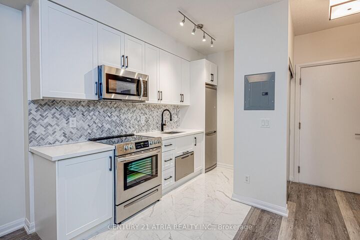 Property Photo: 111 Elizabeth Street 1117 ON M5G 1P7