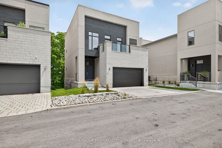 Property Photo: 495 Oakridge Drive 11 ON N6H 0H2