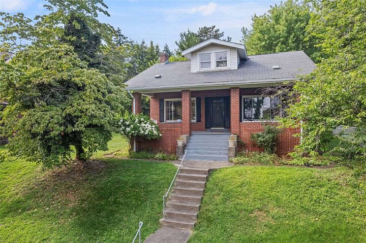 Property Photo:  2051 Pittview Ave  PA 15212 