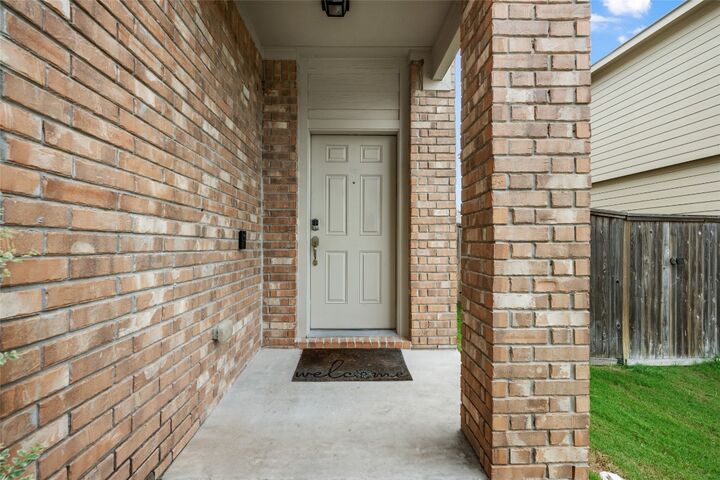 Property Photo: 505 Circle Way 6D TX 76537