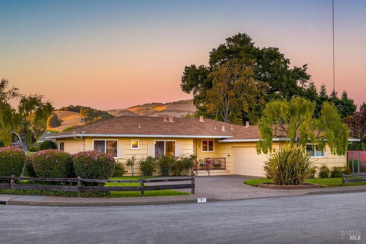 7 Laurie Court  Novato CA 94947 photo