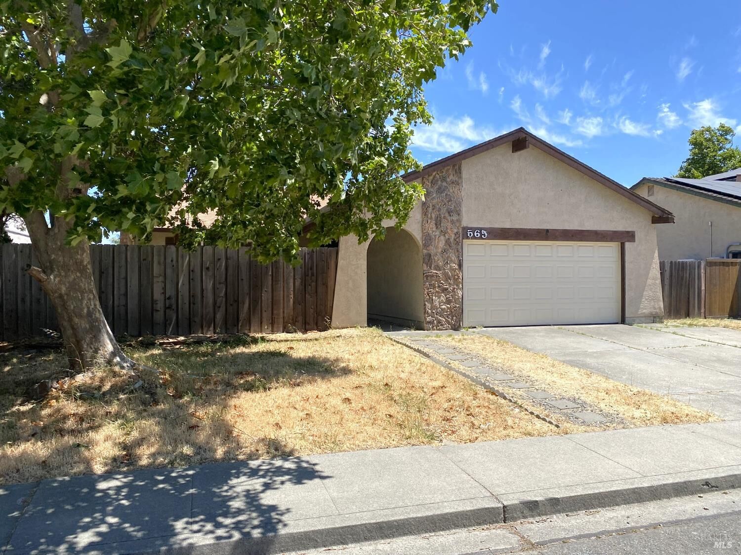 Property Photo:  565 E Wigeon Way  CA 94585 