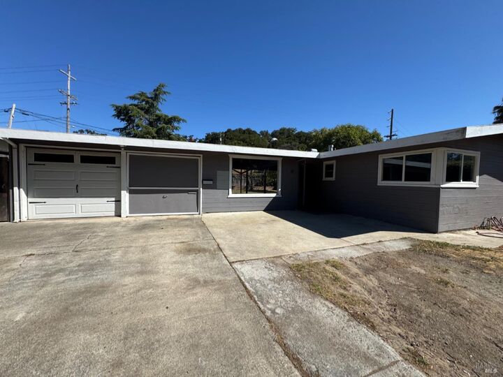 Property Photo:  18 Grande Vista  CA 94947 
