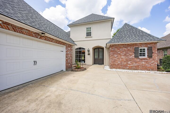 Property Photo:  2887 Muirfield Dr  LA 70791 