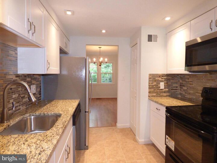 Property Photo: 4548 King William Court VA 22003