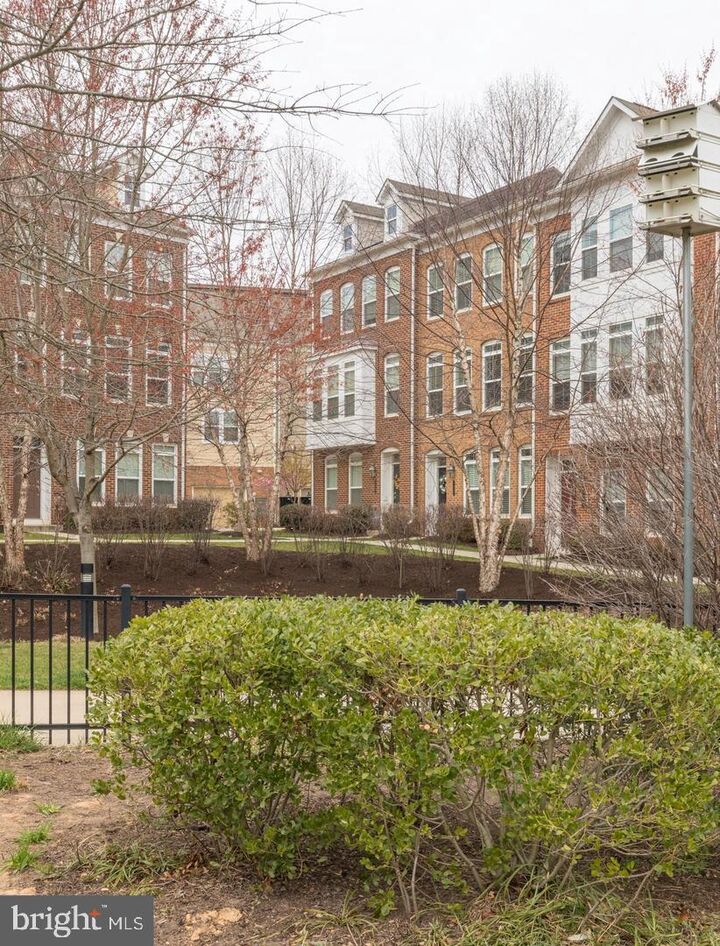 Property Photo: 9427 Canonbury Square VA 22031