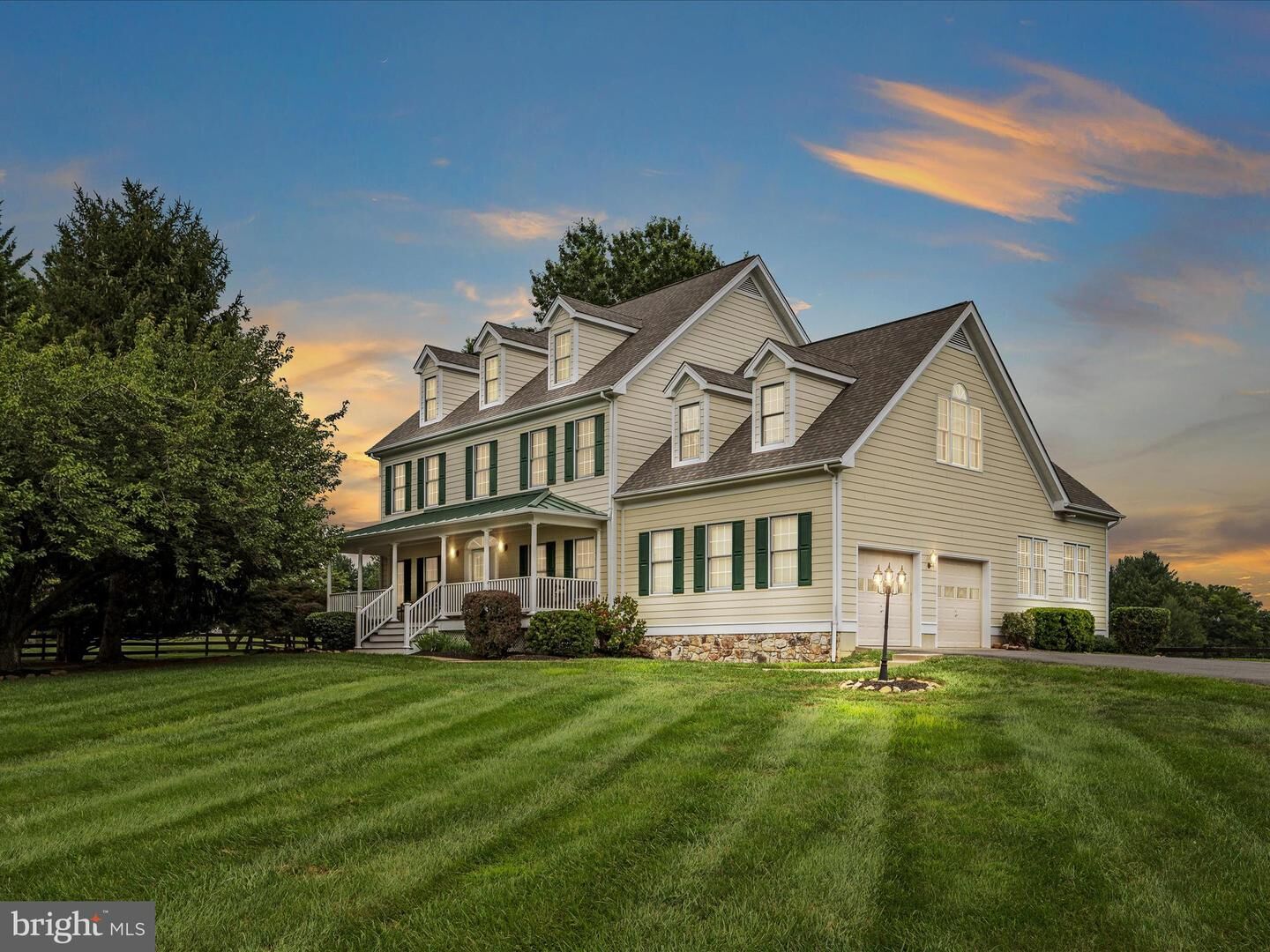 Property Photo:  17006 Lakewood Court  VA 20132 