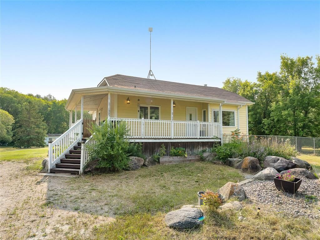 Property Photo:  70079 47 Road East  MB R0E 0C0 