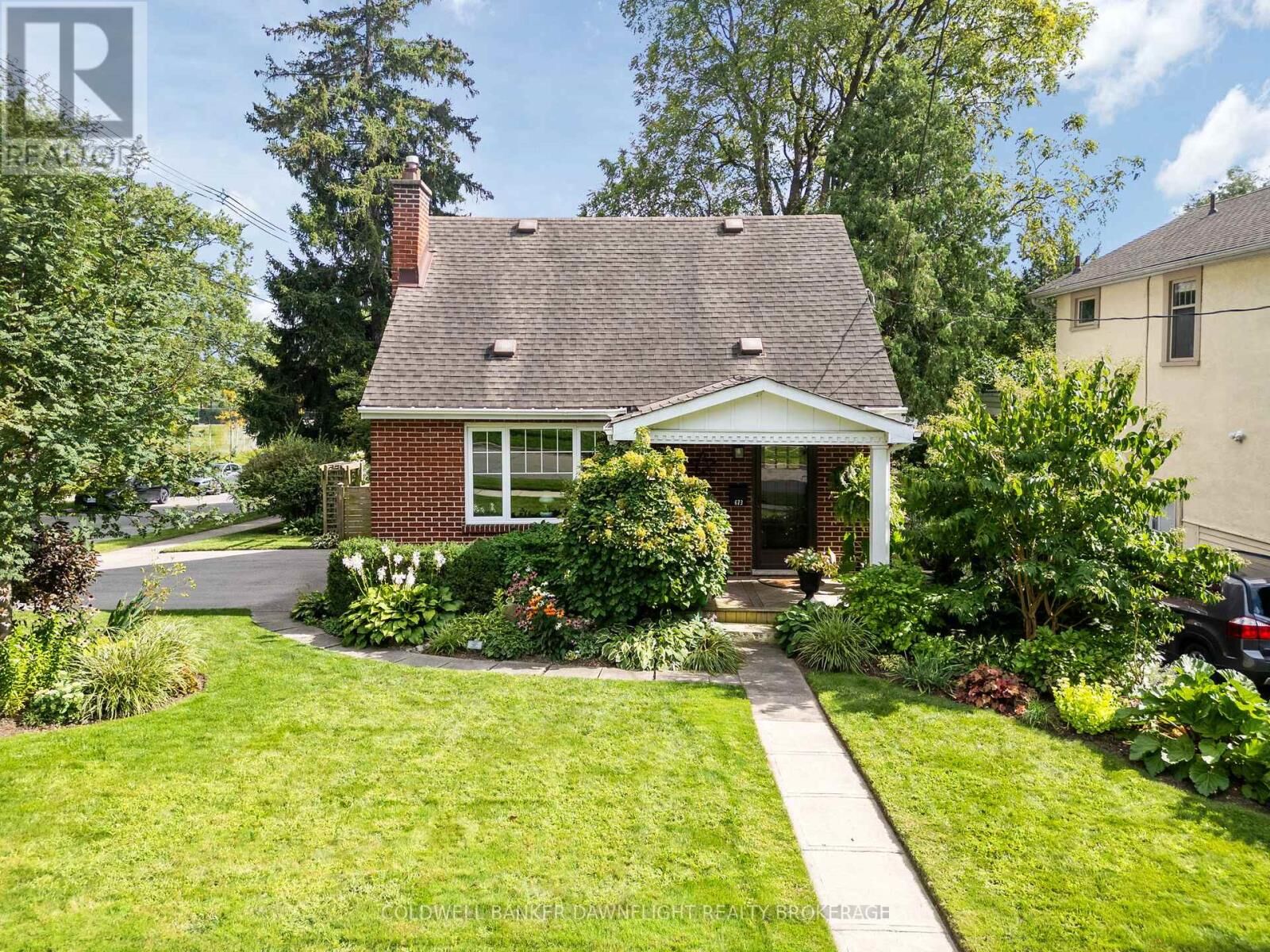 Property Photo: 673 Piccadilly Street ON N5Y 3H3