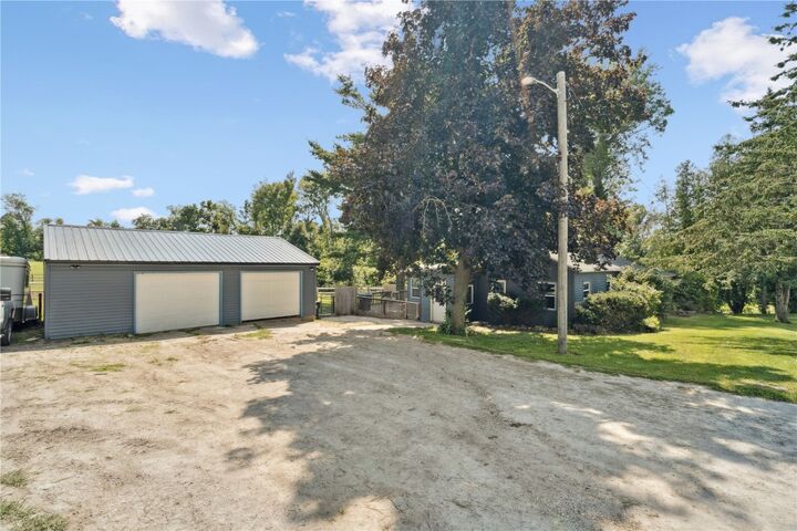 Property Photo:  750 Dee Lane  IA 52314 