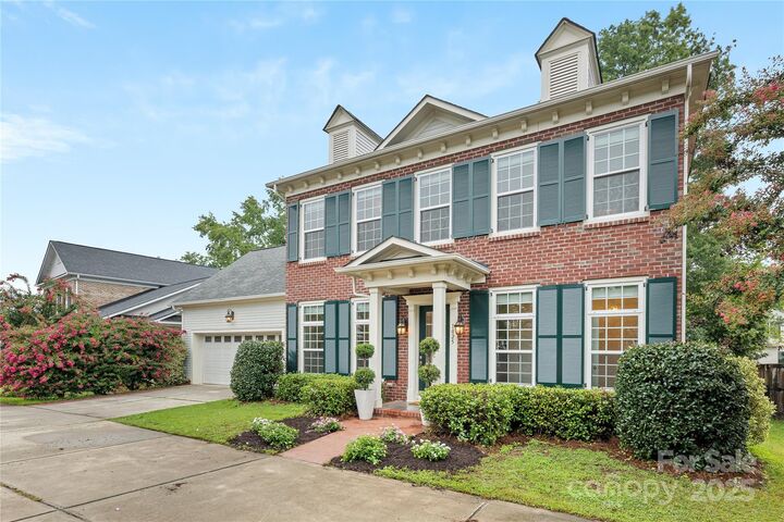Property Photo: 1025 N Sharon Amity Road NC 28211