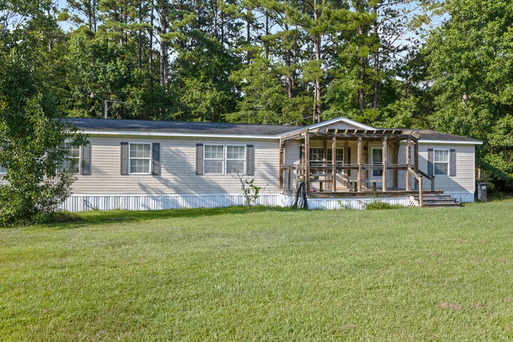 Property Photo:  250 W Medina Street  SC 29483 