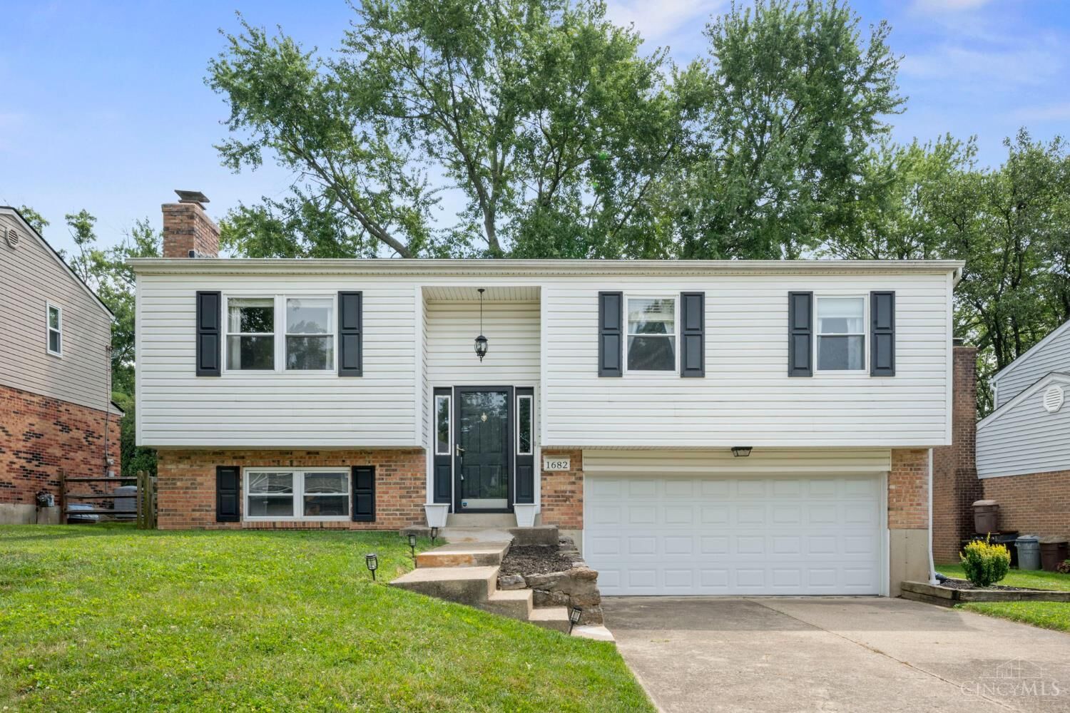 Property Photo:  1682 Eastwind Court  OH 45230 