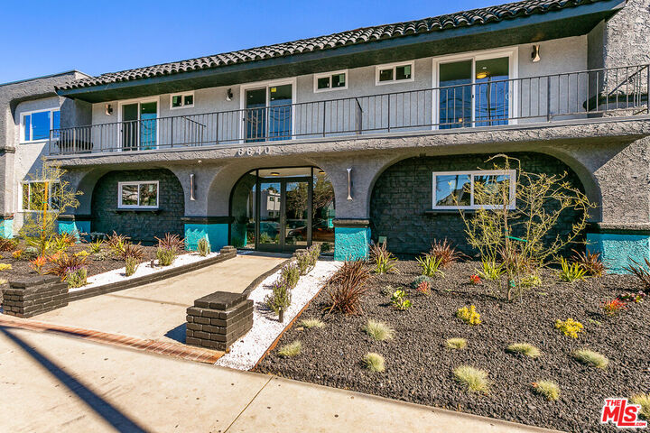 Property Photo:  6640 Woodley Ave  CA 91406 