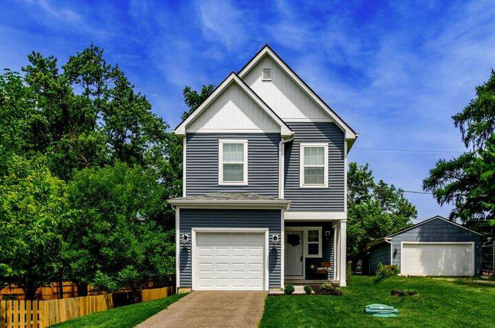 Property Photo: 456 Rosslyn Avenue OH 43214