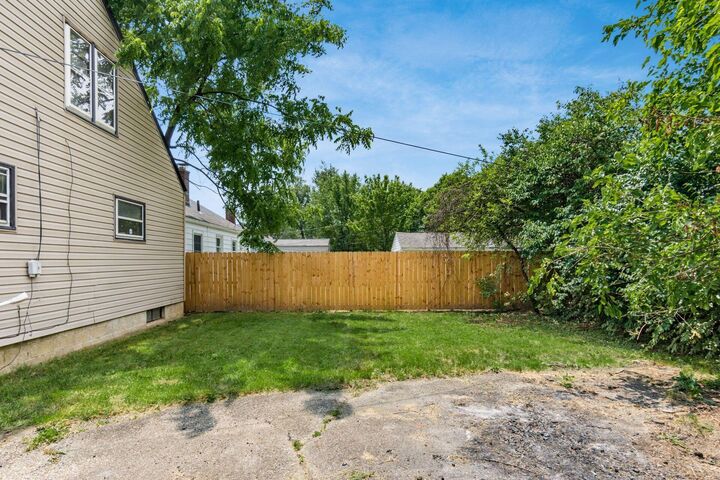 Property Photo: 2335 Jefferson Avenue OH 43211