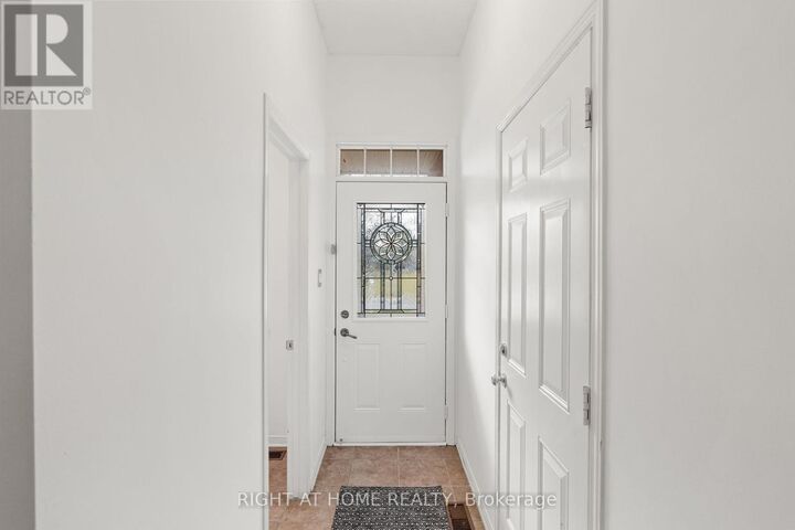 Property Photo: 206 Calaveras Avenue ON K2J 5K5