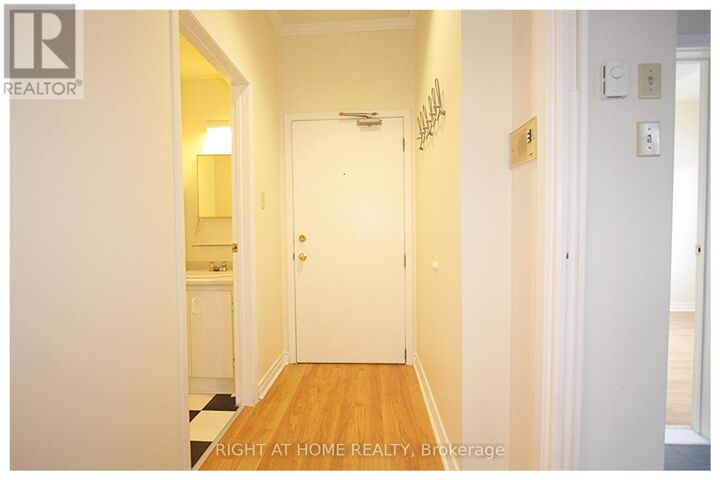 Property Photo: 294 Somerset Street West Apt. 5 ON K2P 0J6