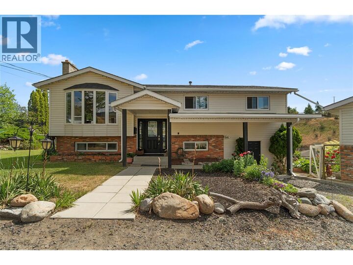 Photo de la propriété:  7196 Blackwell Road  BC V2C 6V8 