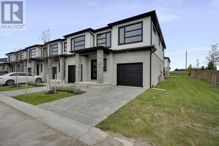 Photo de la propriété: 2700 Buroak Drive 49 ON N6G 3Z5