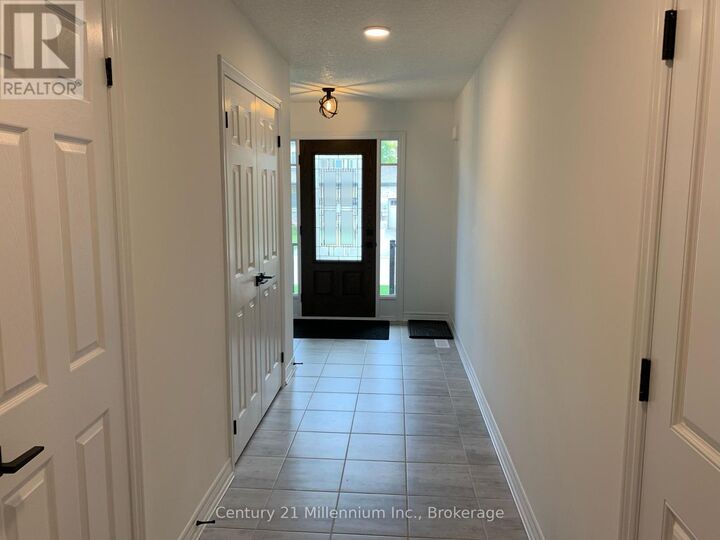 Photo de la propriété:  47 Foley Crescent  ON L9Y 1B7 