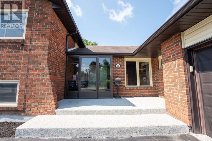Property Photo: 23 Wadsworth Circle ON L6Z 1W6