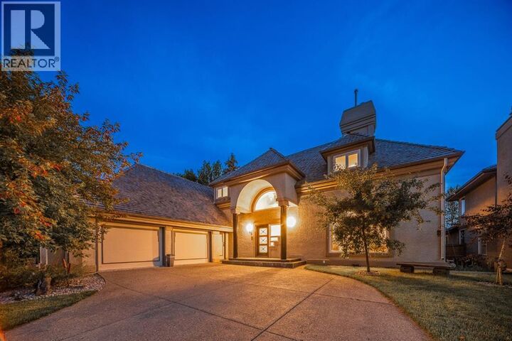Property Photo:  42 Woodhaven Crescent Southwest  AB T2W 5S3 