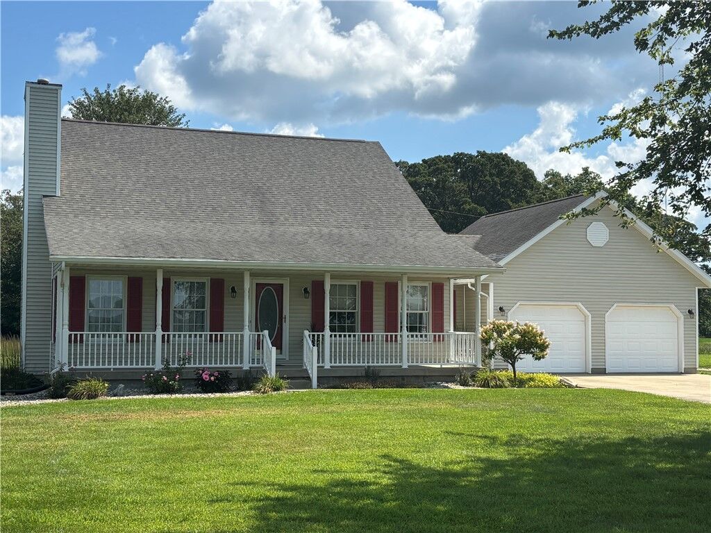 Property Photo: 5884 E 950th Avenue IL 62411