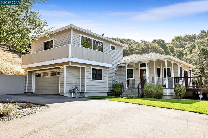 Property Photo:  3981 Amyx Ct  CA 94542 