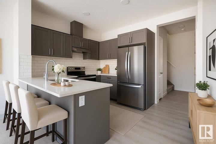 Photo de la propriété:  7110 Keswick Common SW 14  AB T6W 5P7 