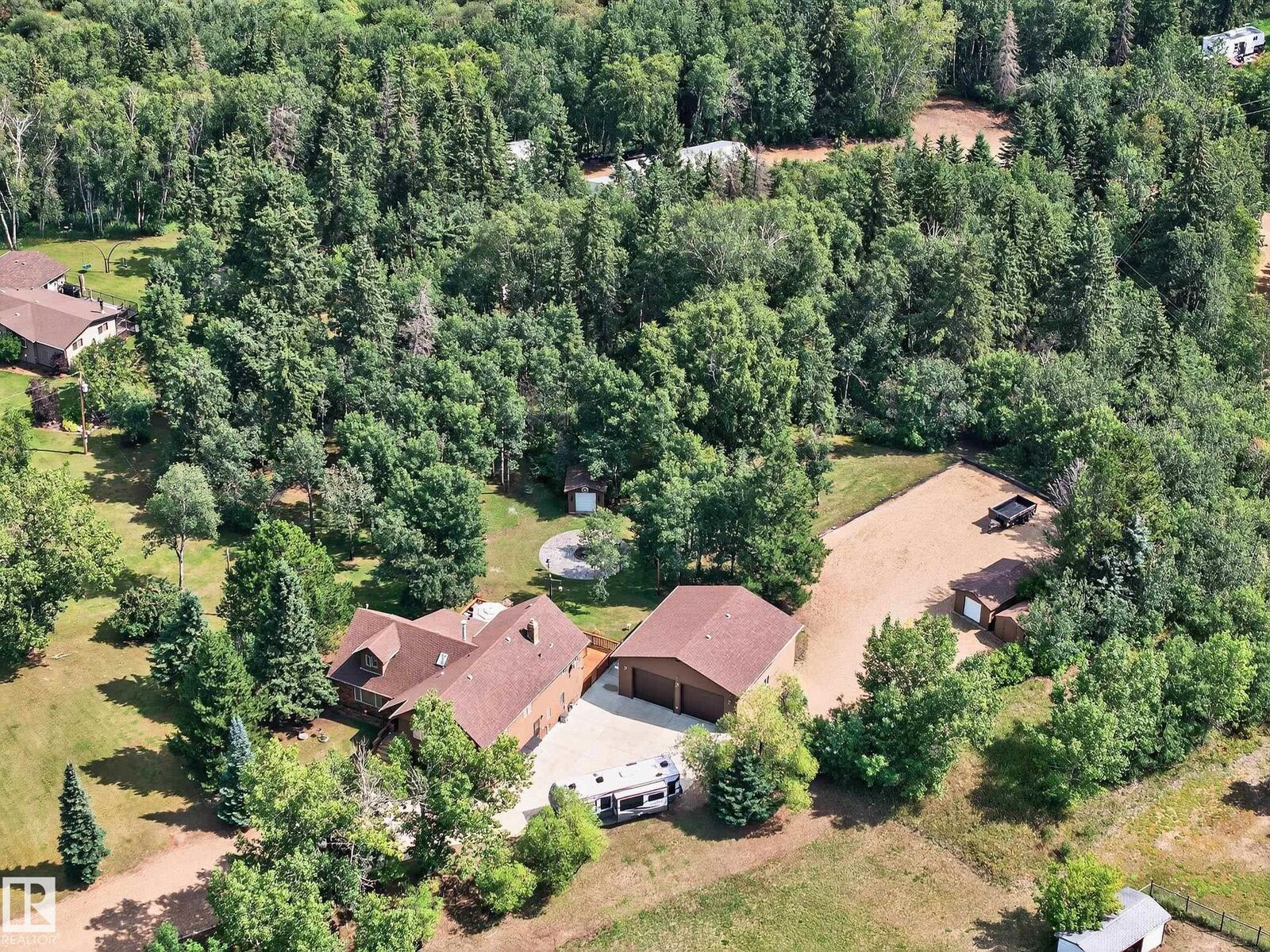 Property Photo:  473084 Rge Road 242 55  AB T0C 1Z0 