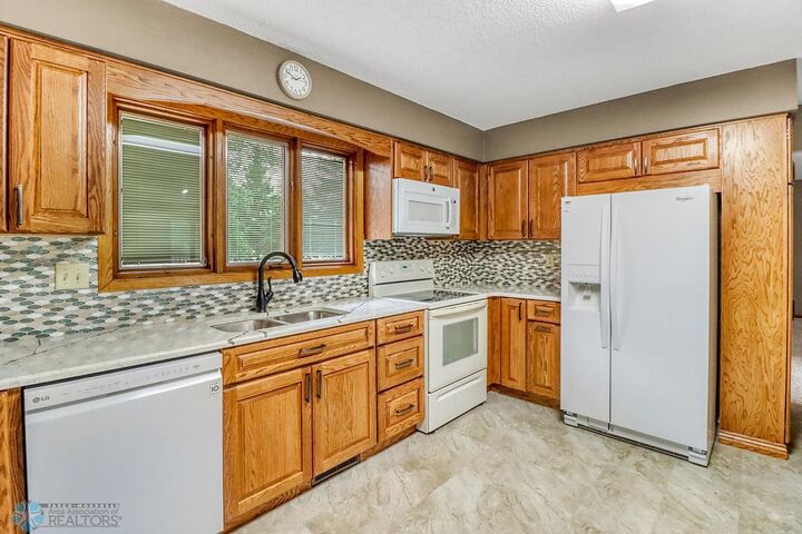 Property Photo: 4122 40th Avenue S MN 56560
