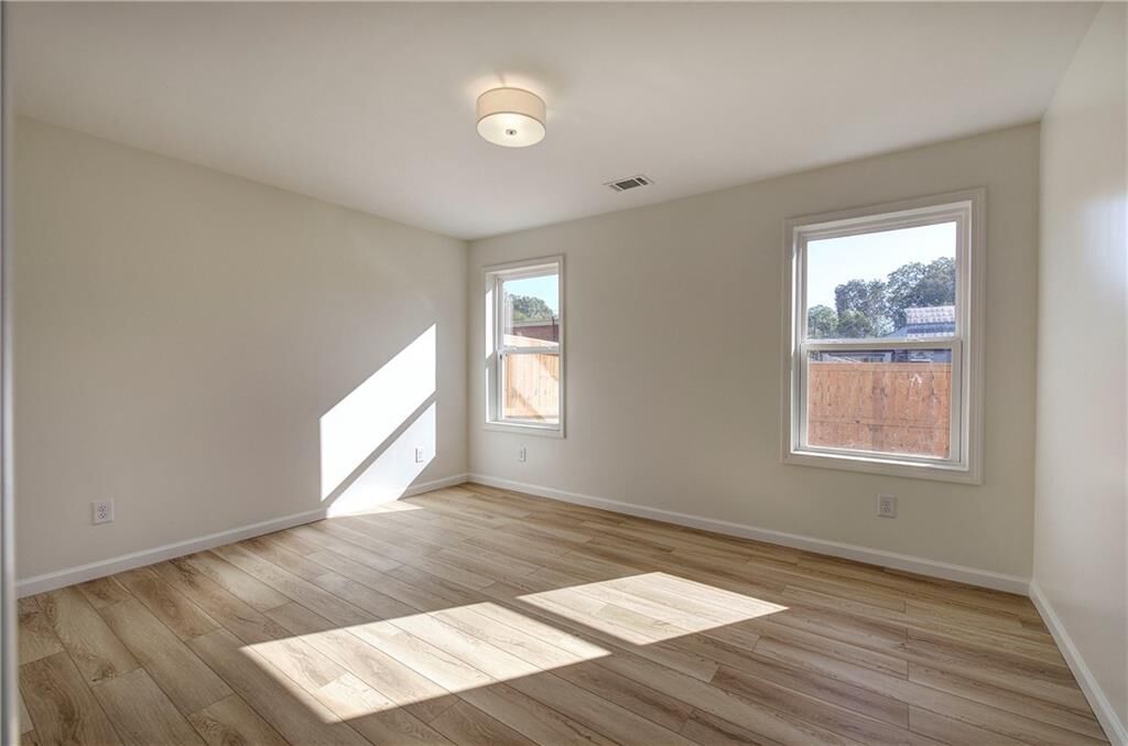 Property Photo:  121 S Railroad St  GA 30103 