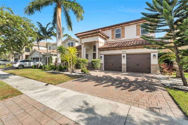 Property Photo: 9725 Blue Isle Bay FL 33076