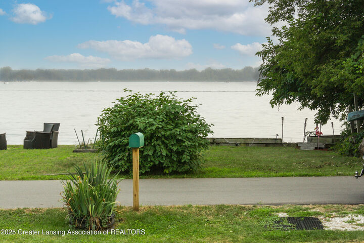 Property Photo: 6427 W Reynolds Road MI 48840