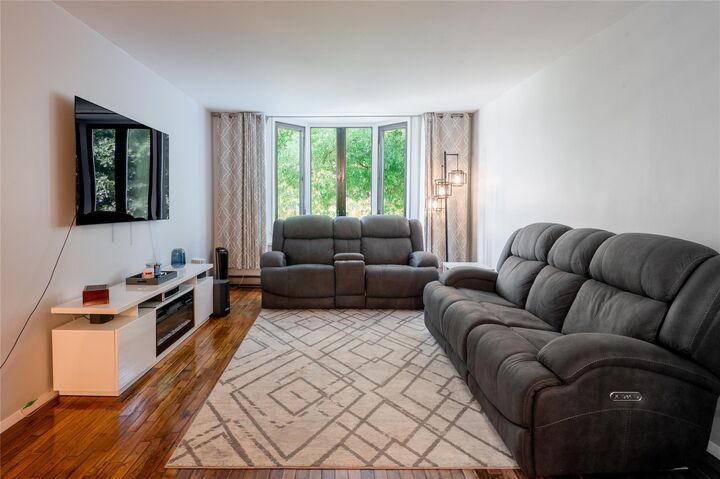 Property Photo:  1200 Warburton Avenue 6  NY 10701 